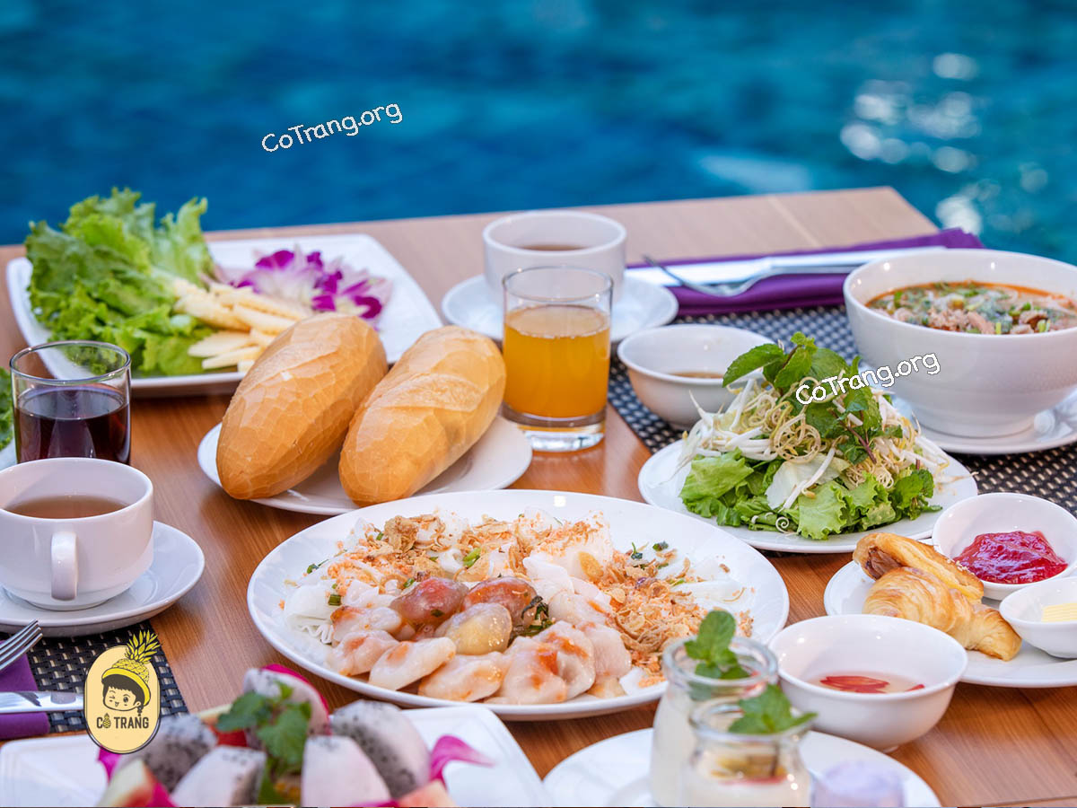 Các Món Ăn Tại ÊMM Hotel, Huế