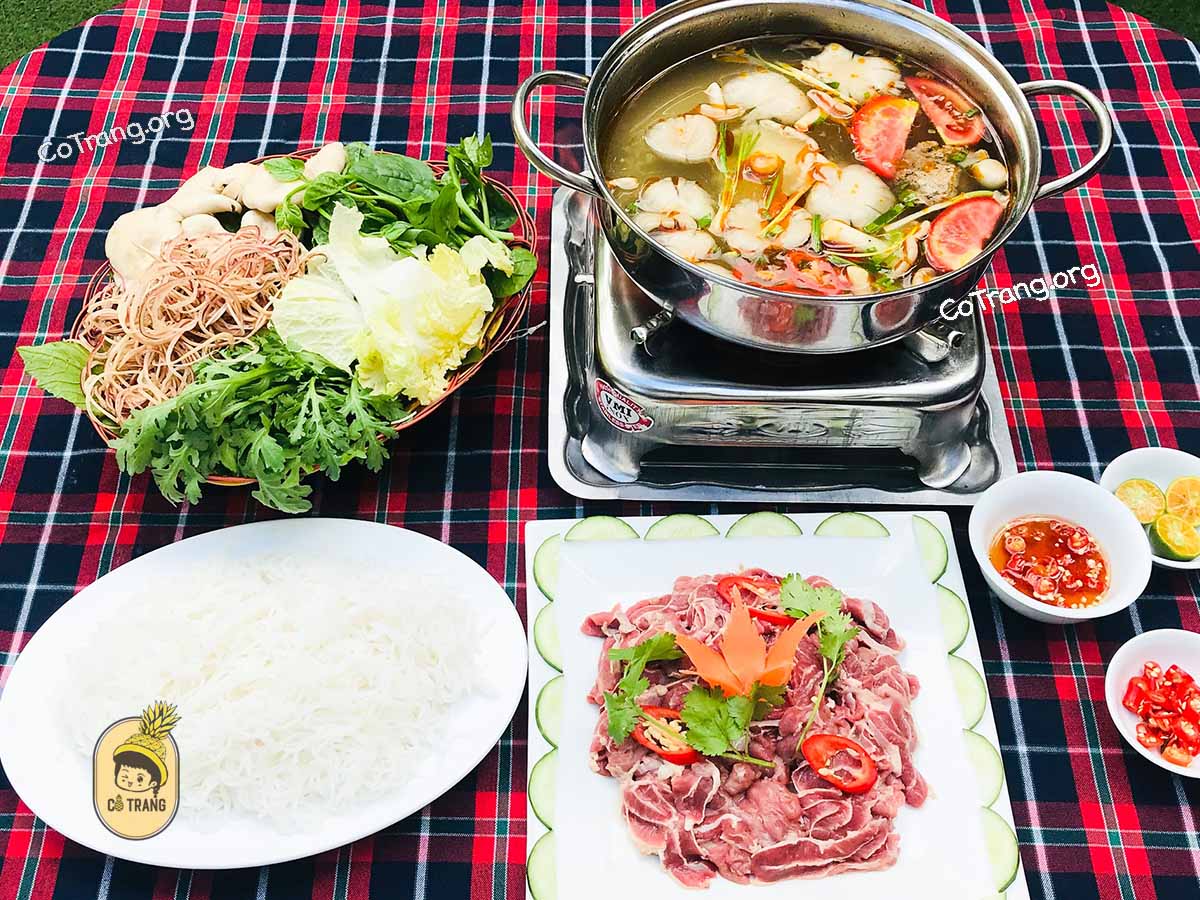 Nhà Hàng Tơ Nưng Biển Hồ - 220 Tôn Đức Thắng, Gia Lai