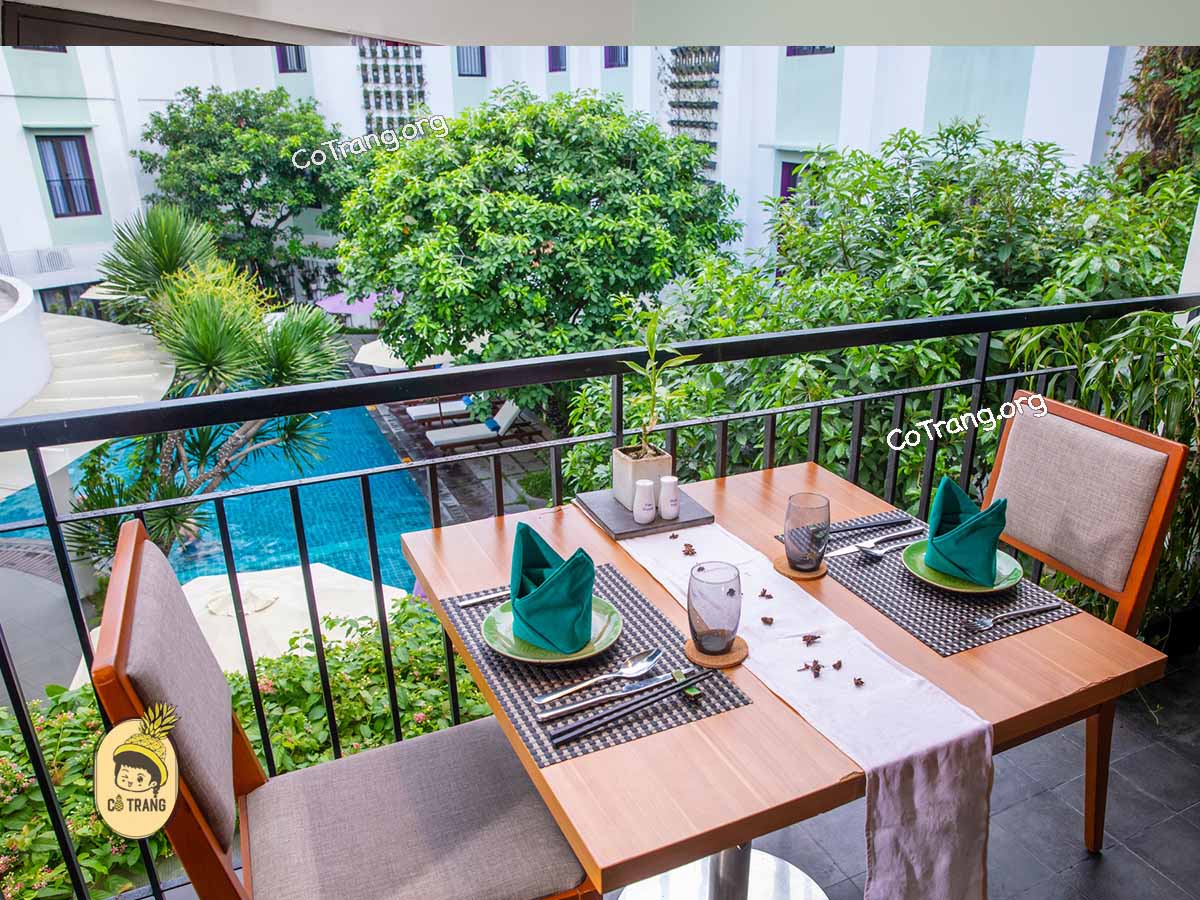 Không Gian Thực Tế Tại ÊMM Hotel, Huế