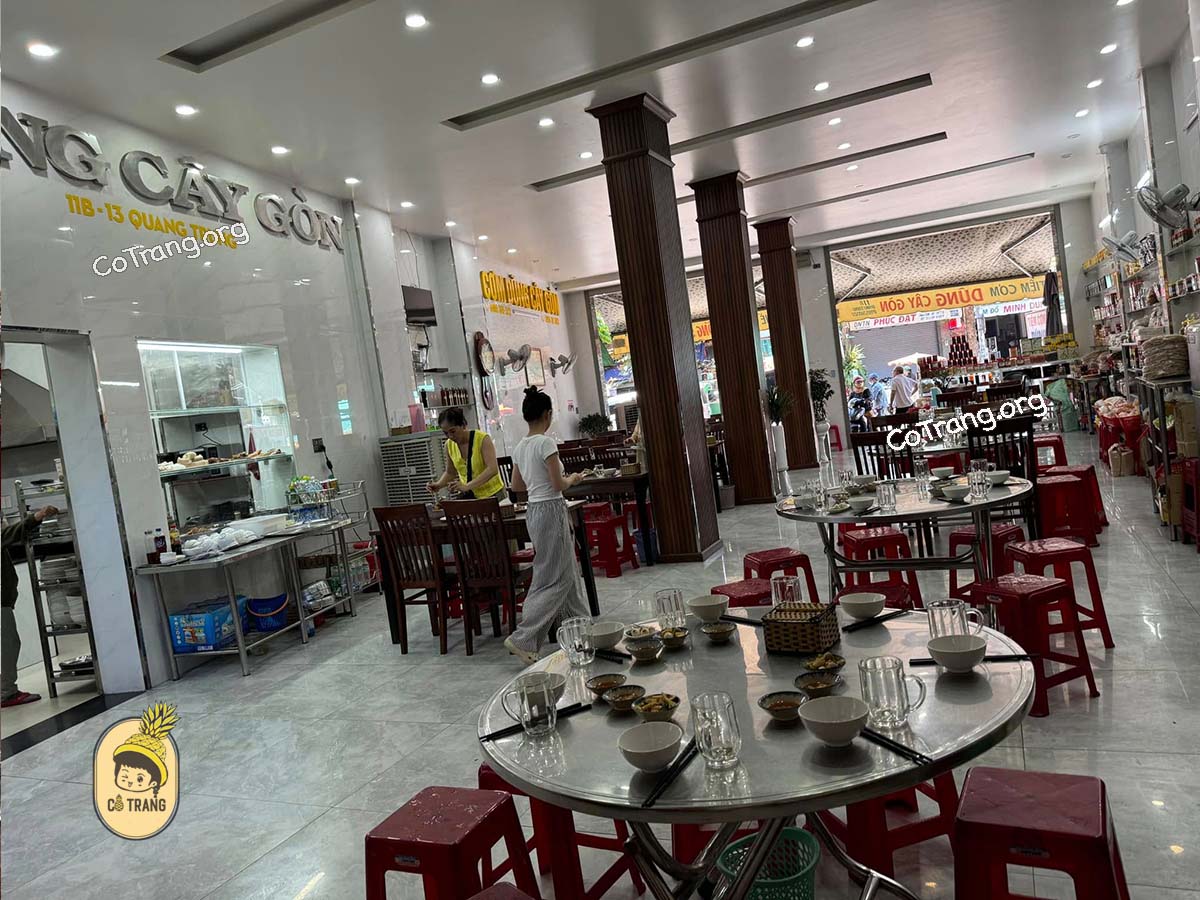 Không Gian Thực Tê Tại Tiệm Cơm Dũng Cây Gòn, Quảng Ngãi
