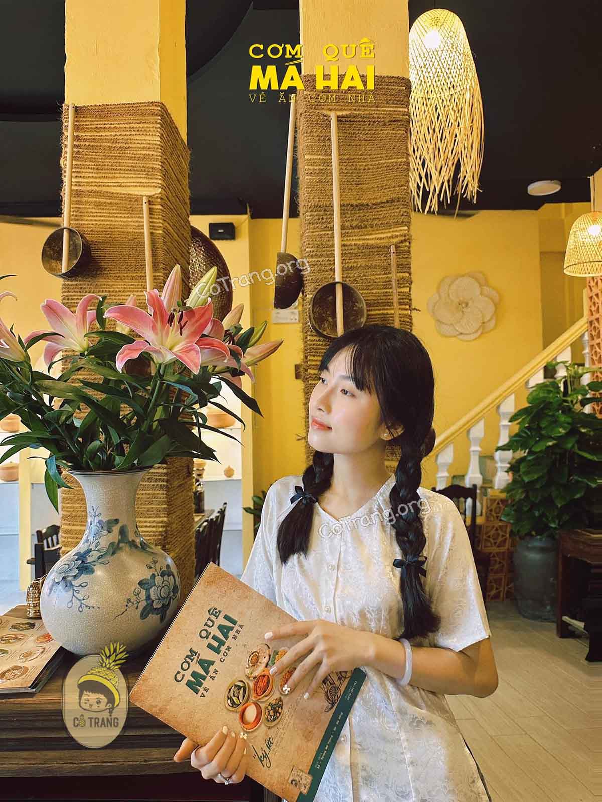 Không gian thực tế tại Cơm Quê Má Hai Đà Nẵng