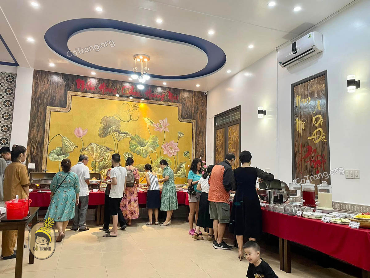 Khôn gian tại Nhà Hàng Chay Hương Mai Huế