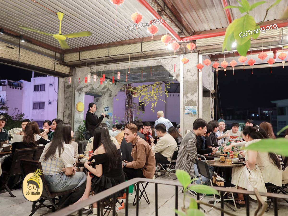 Không Gian Thực Tế Tại 912 Factory Bar, Huế