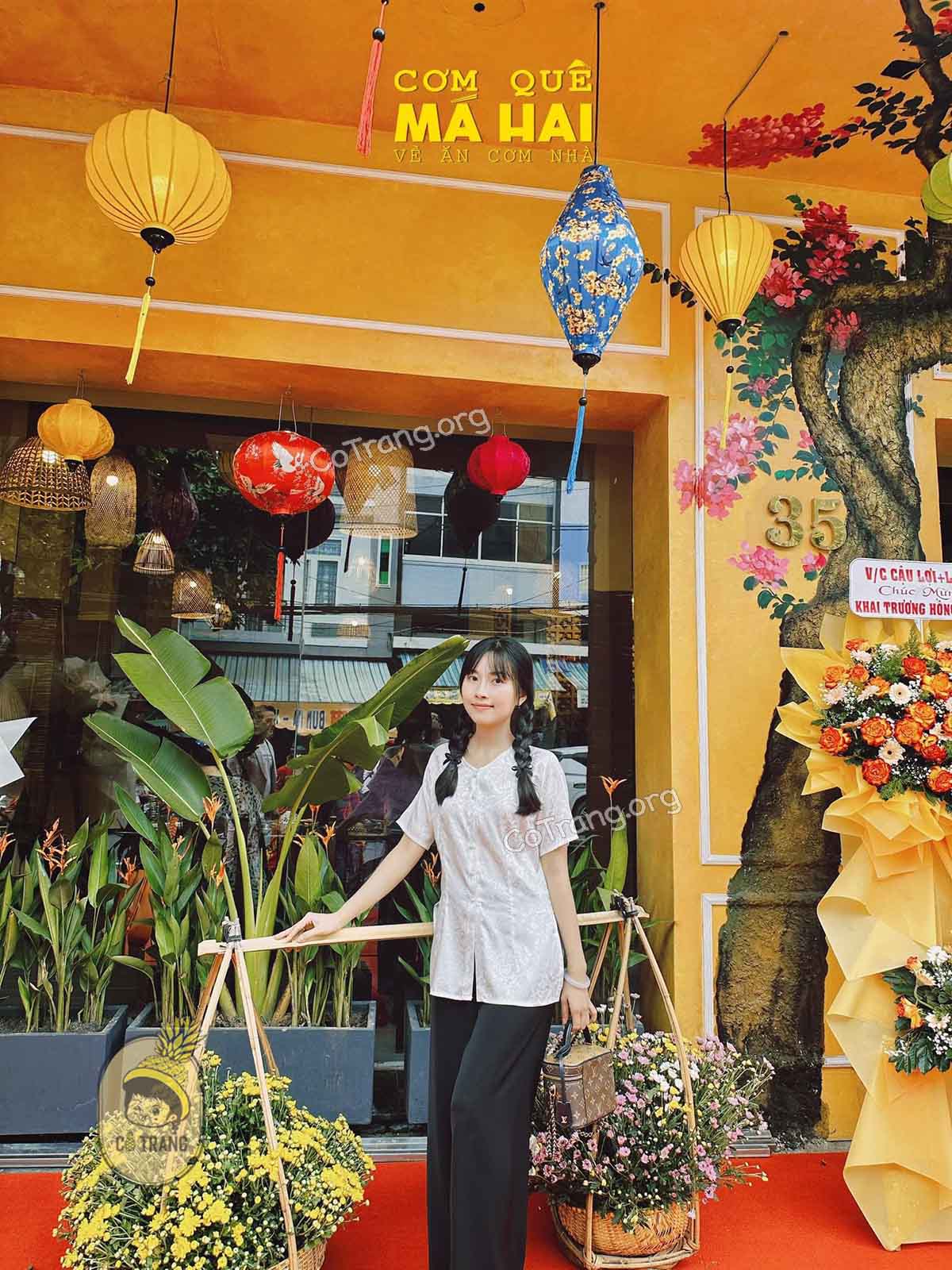 Không gian thực tế tại Cơm Quê Má Hai Đà Nẵng