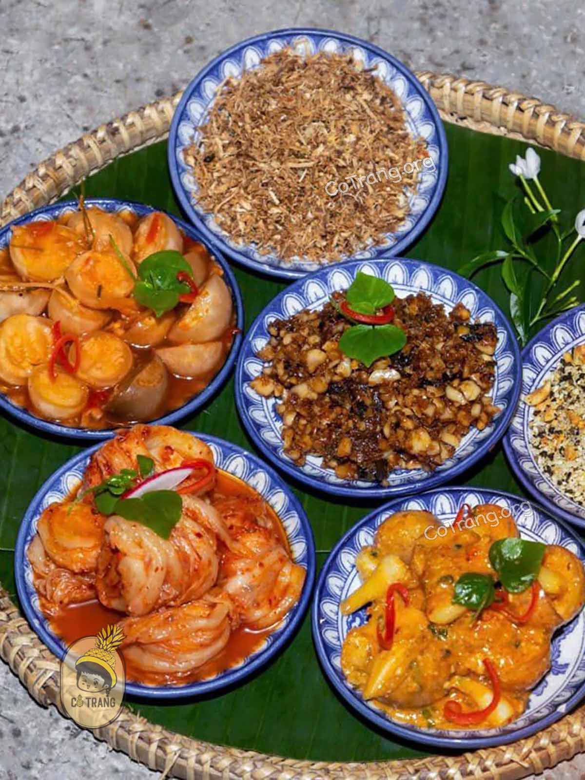 Không gian và các món ăn thực tế tại An Nhiên Garden Vegetarian Huế