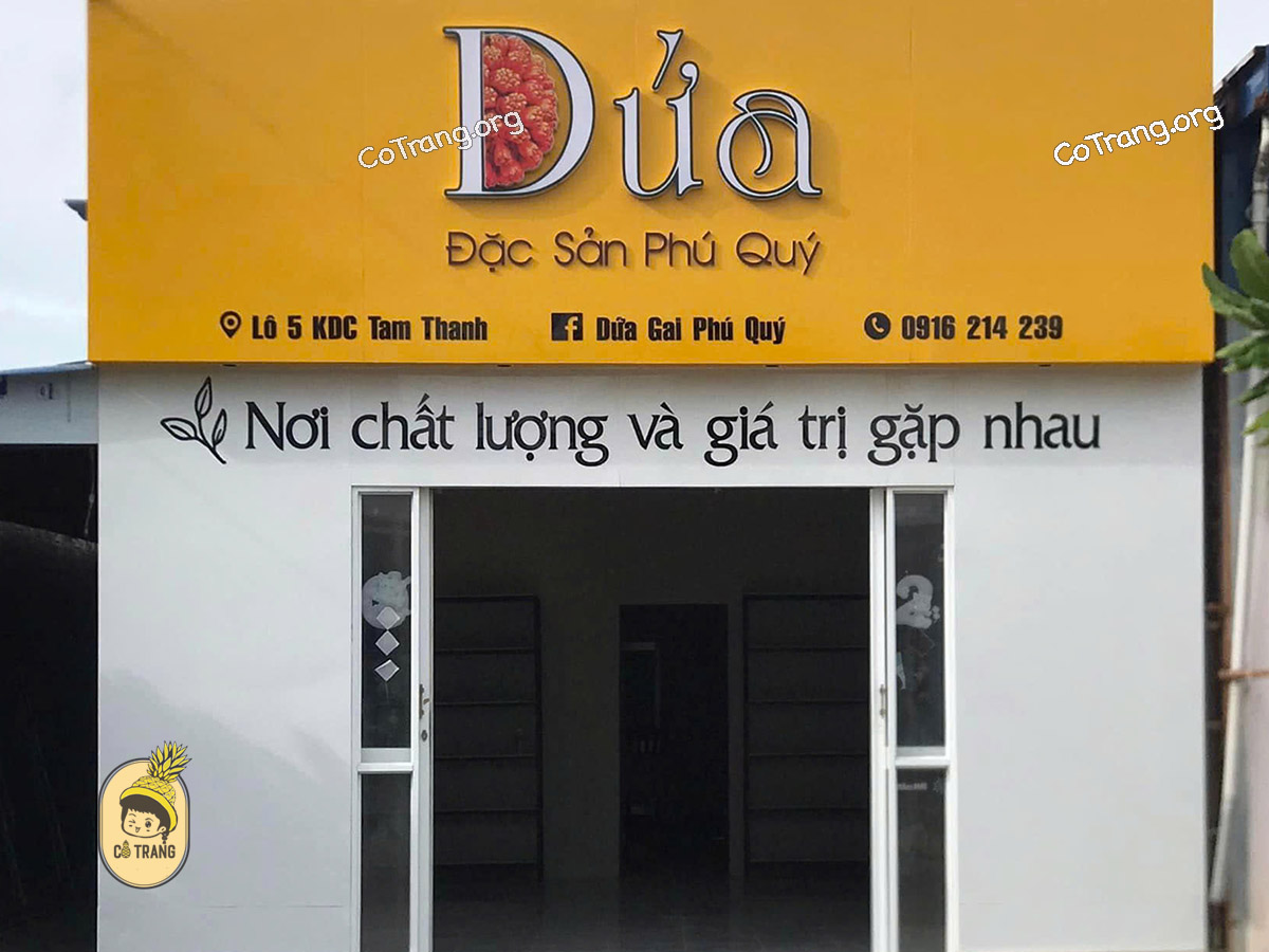 Dứa - Đặc Sản Phú Quý: Cửa hàng bán đặc sản làm quà ngon