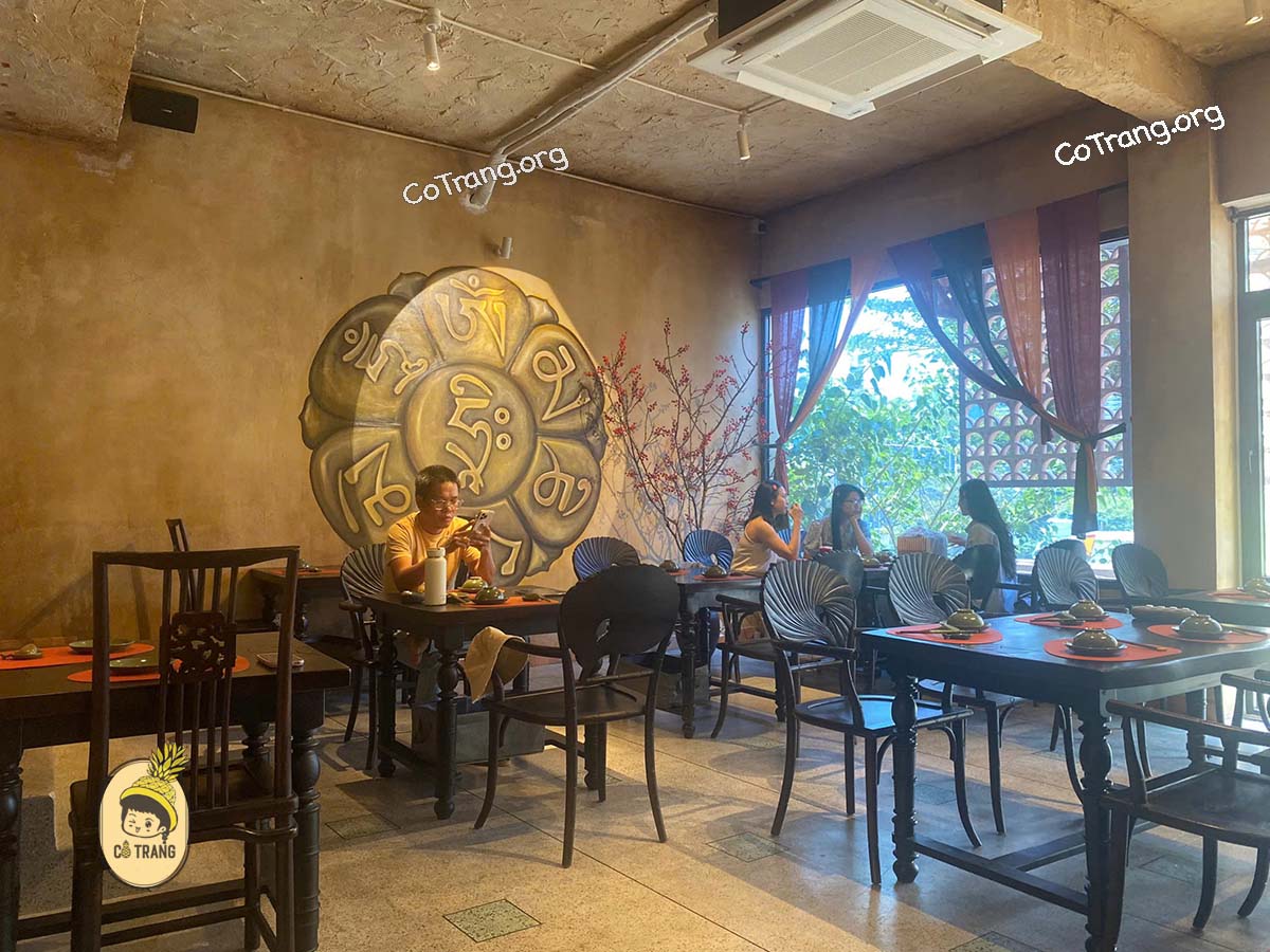 Không Gian Thực Tế Tại Maha Vegetariano, Đà Nẵng