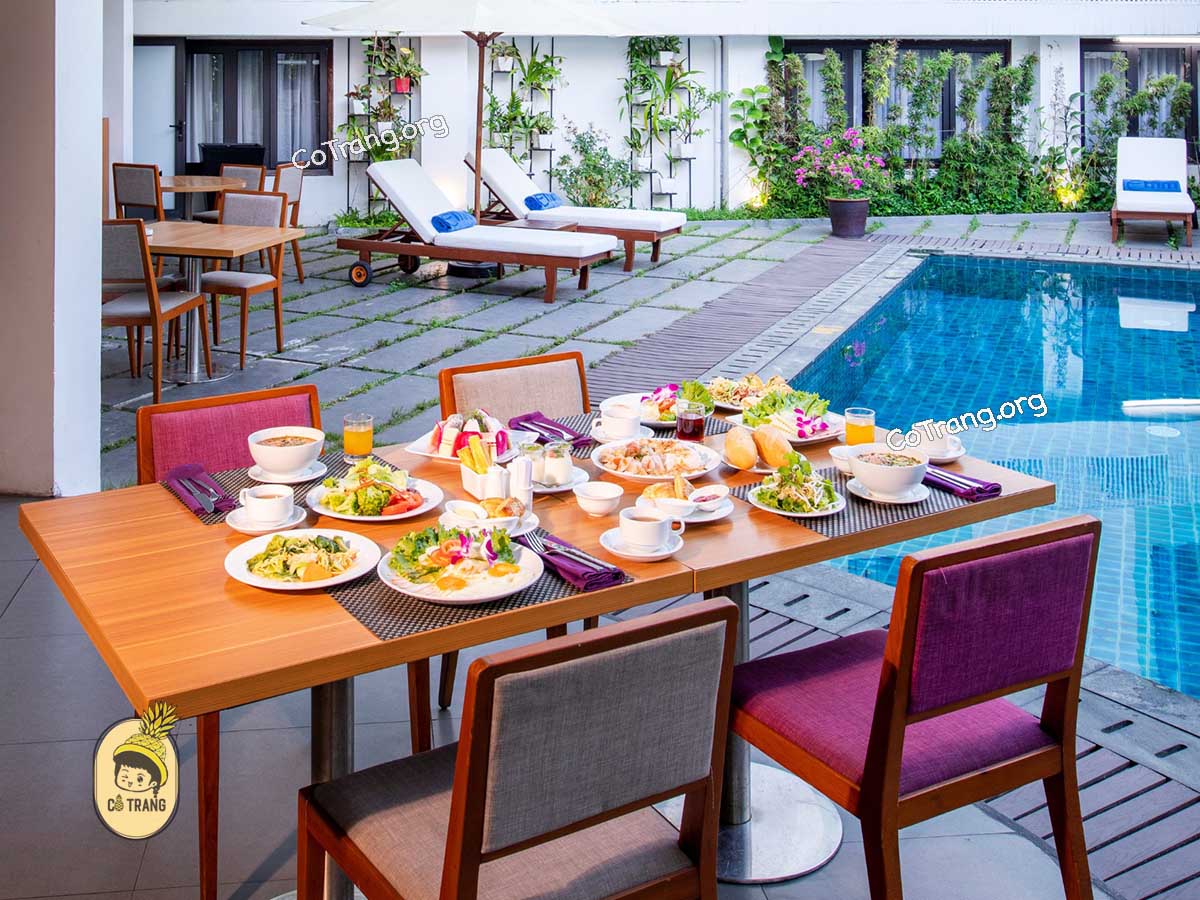 Các Món Ăn Tại ÊMM Hotel, Huế