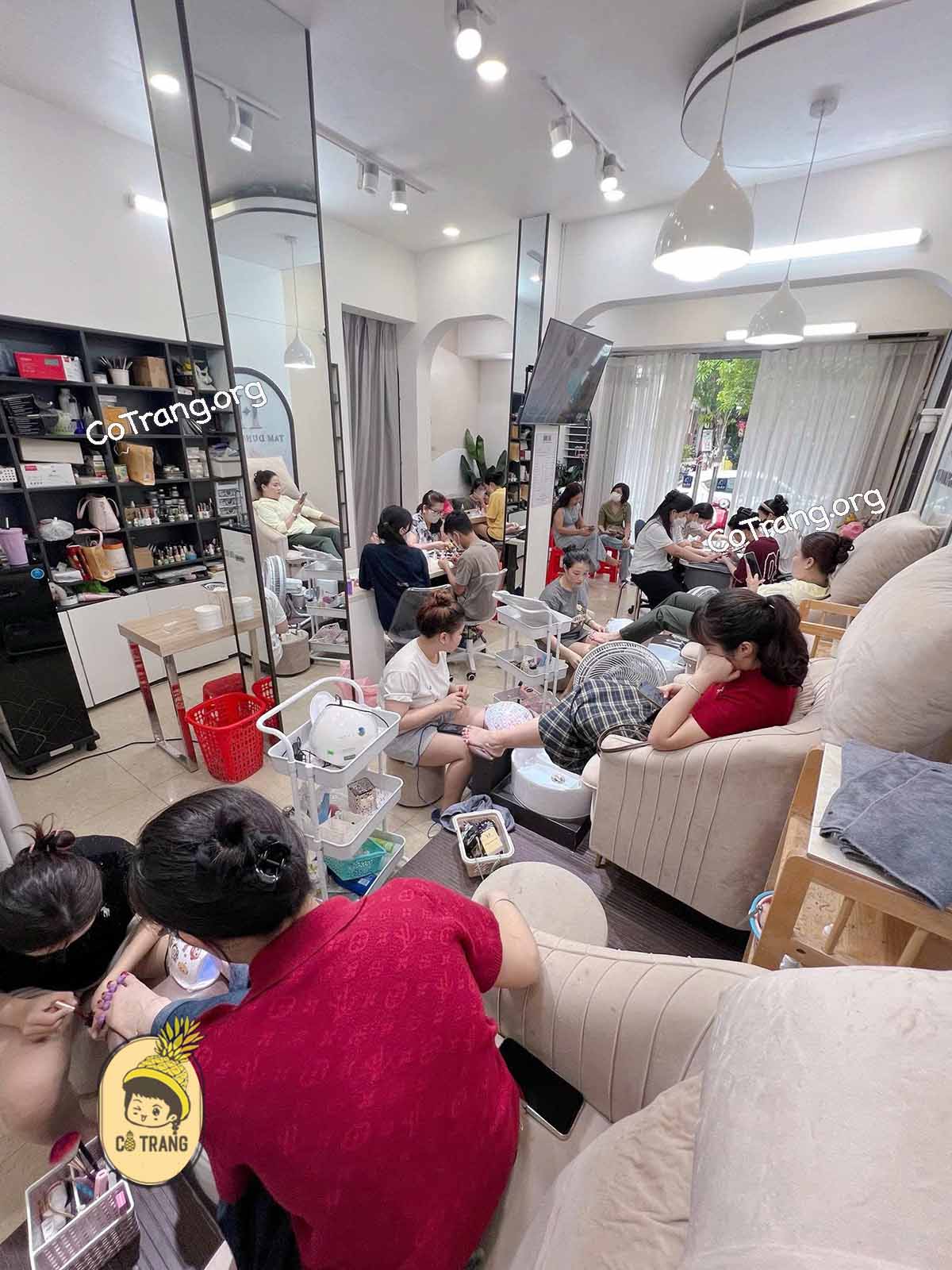 Không Gian Thực Tế Tại Tâm Dung Hằng Nails Spa, Đồng Hới