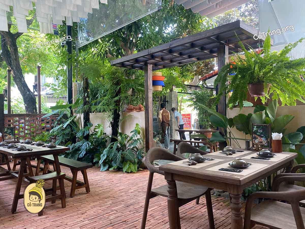 Không Gian Thực Tế Tại Nhà hàng chay VaNa Vegan, Đà Nẵng