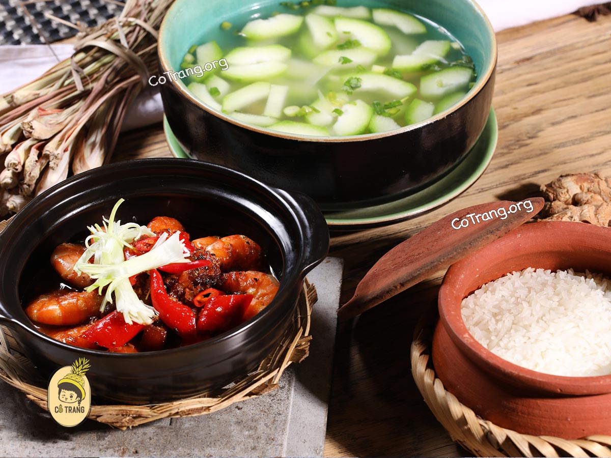 Các Món Ăn Tại ÊMM Hotel, Huế