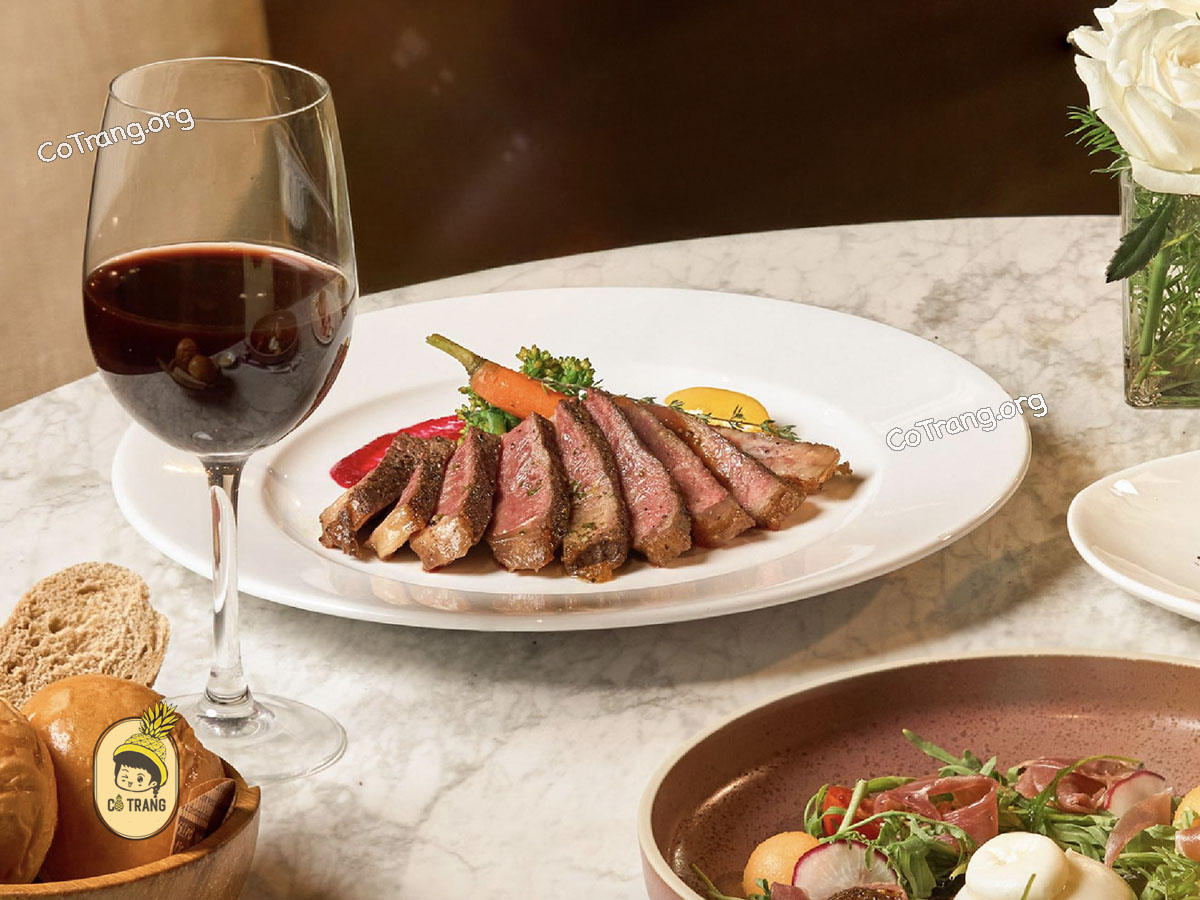 Các Món Ăn Tại Melia Vinpearl Huế