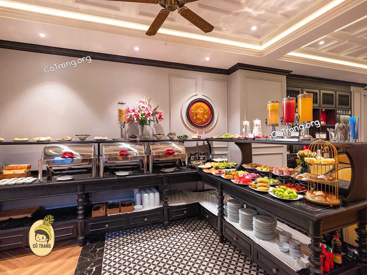Các Món Ăn Tại Huế Serene Palace Hotel