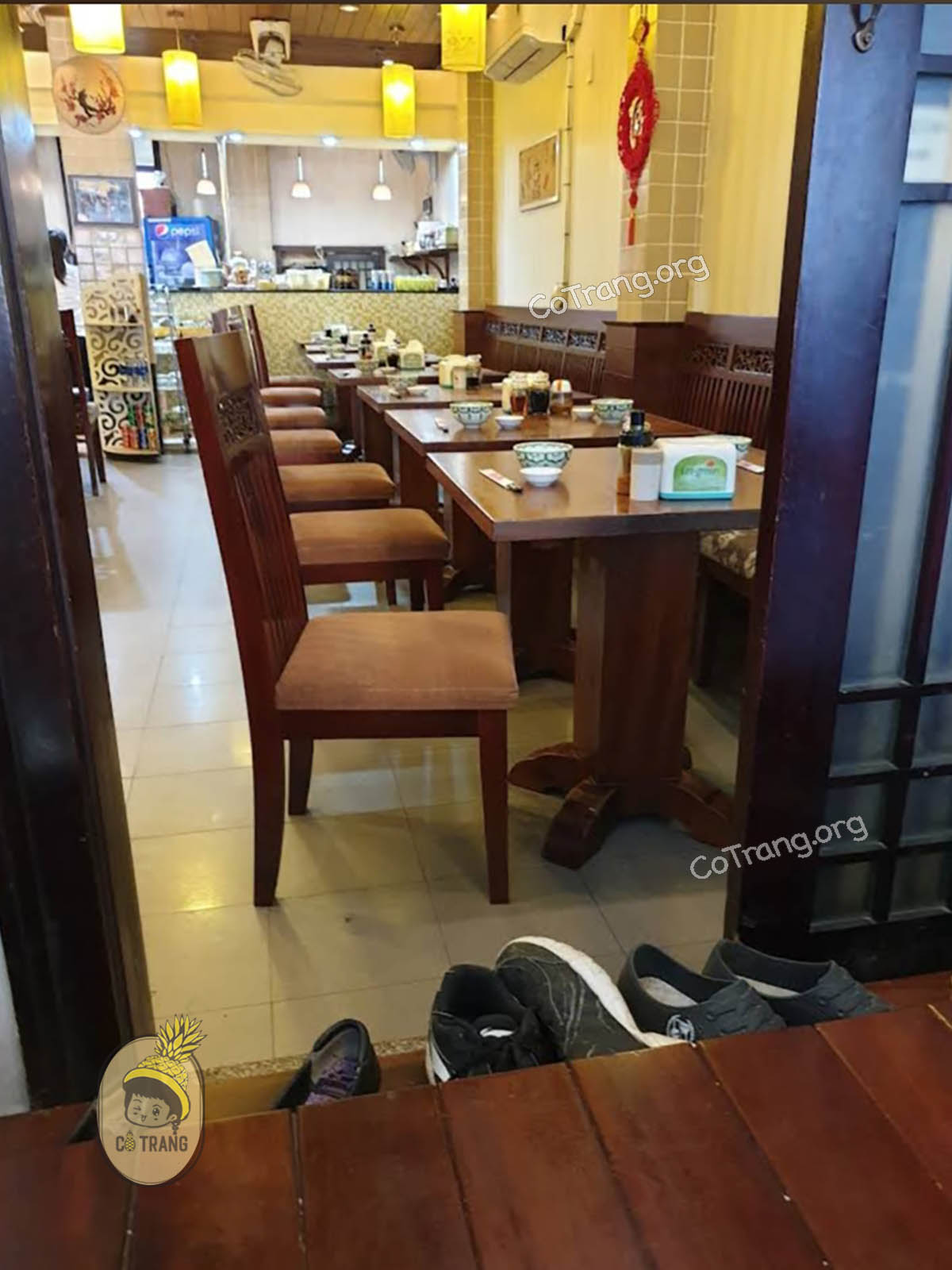 Không gian và món ăn tại Take Japanese Restaurant Huế