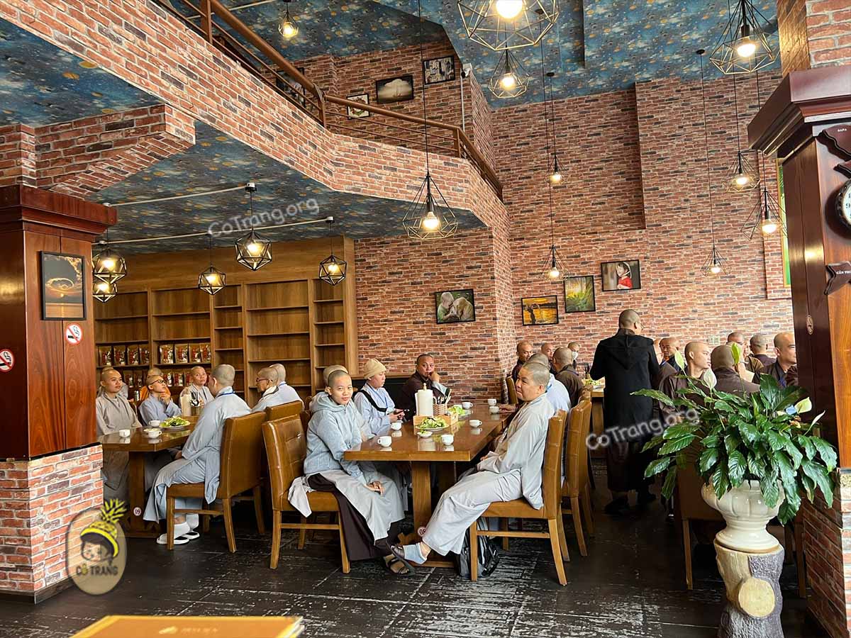 Nhà Hàng Chay Hoa Sen - Ẩm Thực Chay Ngon tại Đà Lạt, Menu, Review 