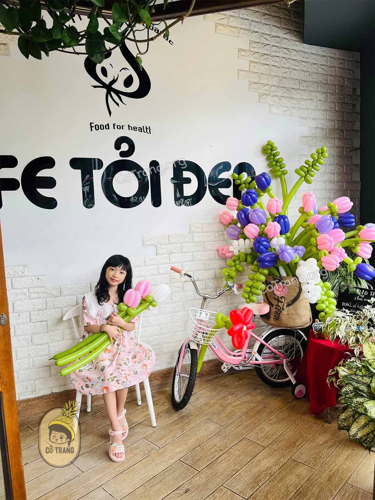 Không gian thực tế tại Tỏi Đen Coffee Roastery Đà Lạt