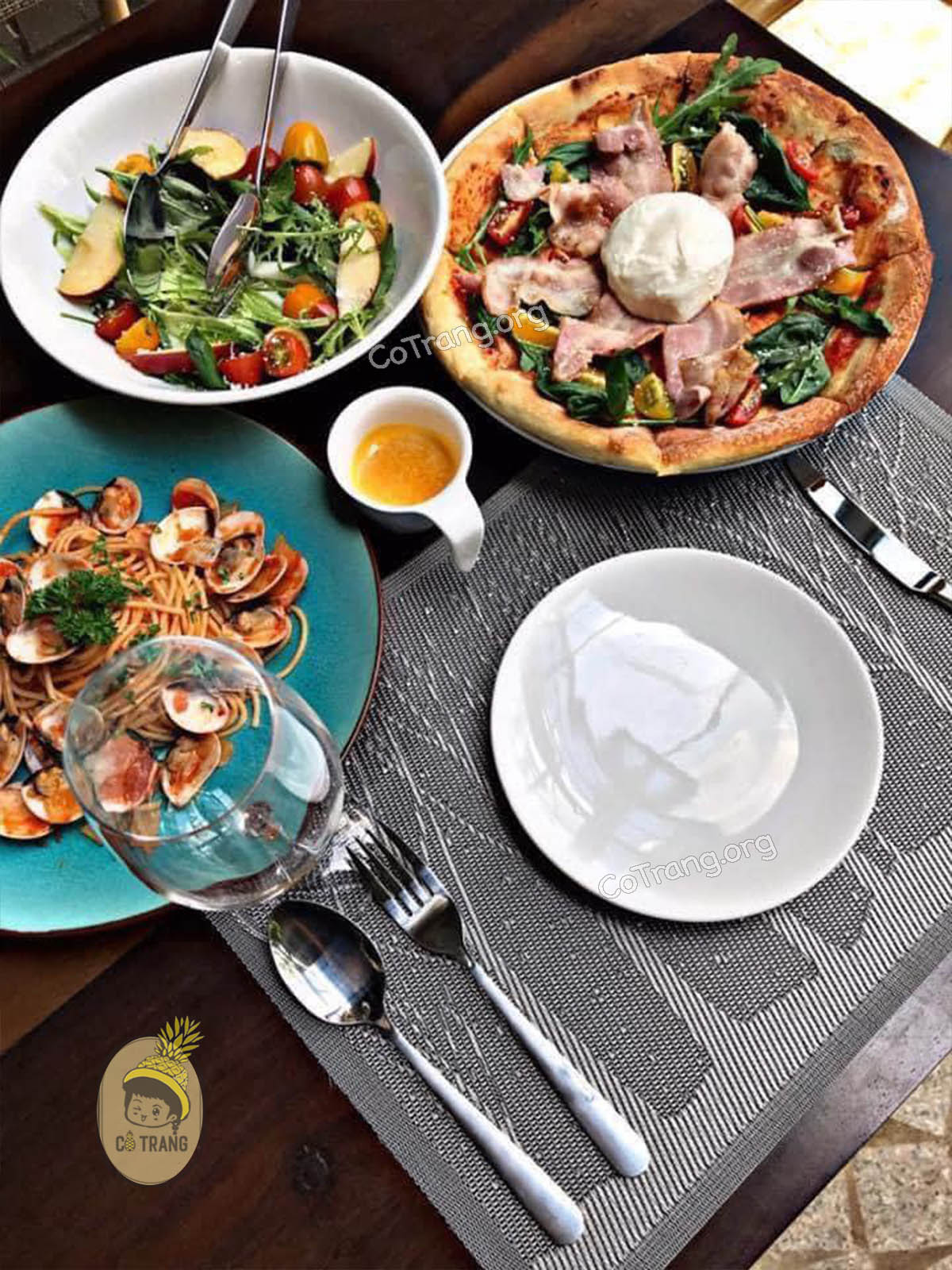 Không gian thực tế tại KAP Bistro Gia Lai