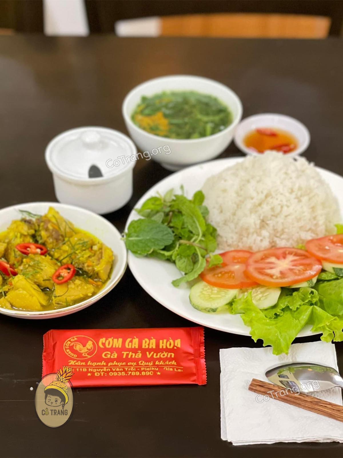 Menu món ăn tại Cơm Gà Bà Hoà Gia Lai