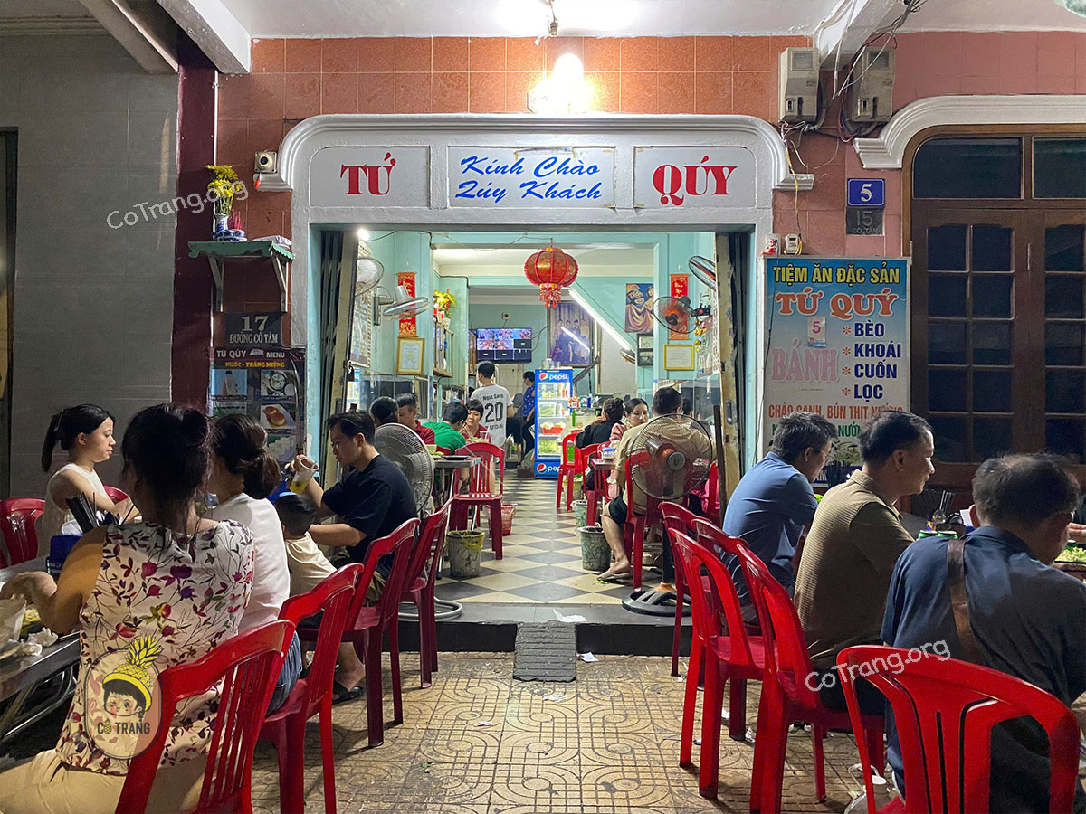 Bánh Khoái Tứ Quý - 17 Cô Tám, Đồng Hới