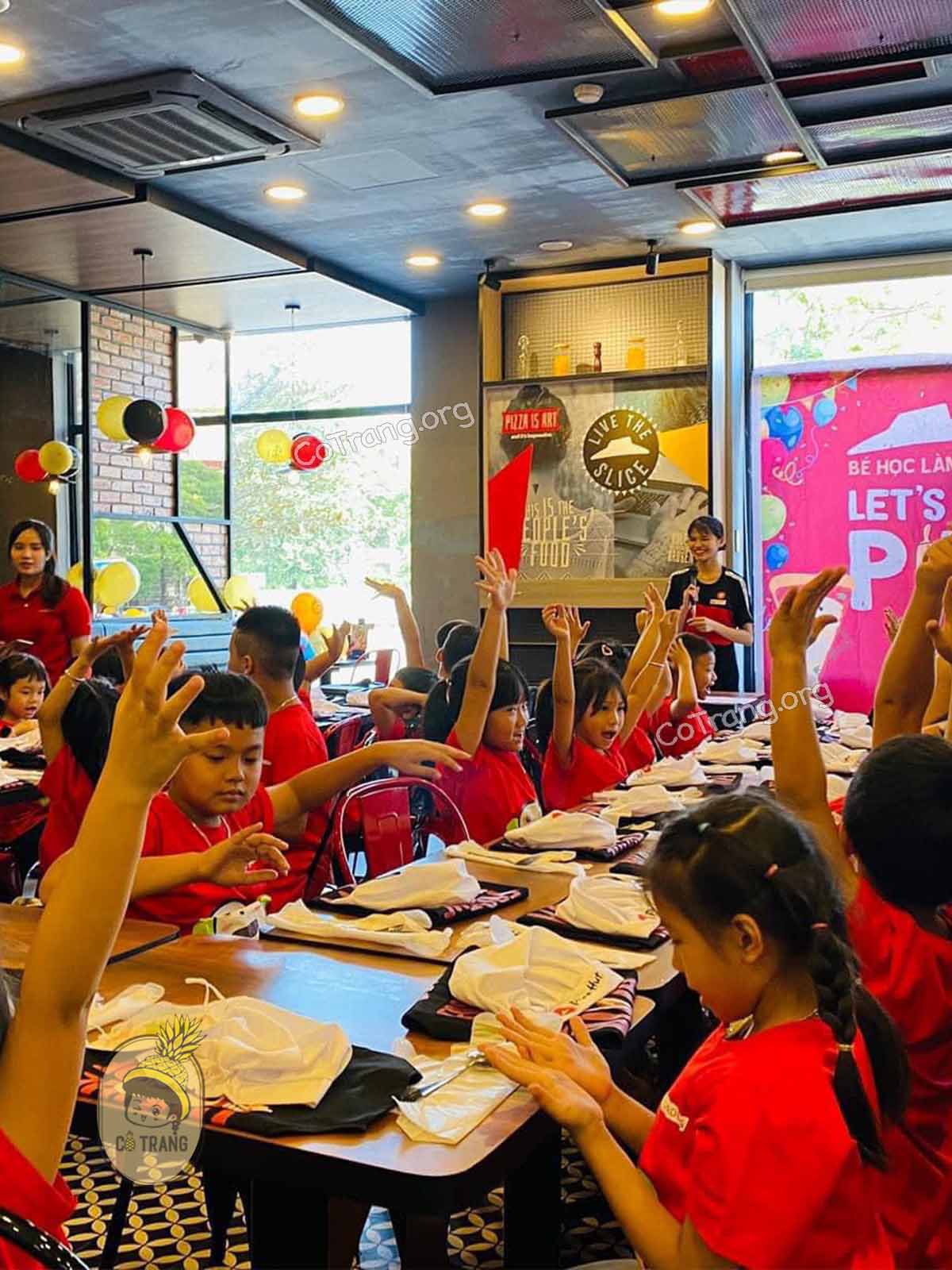 Không gian thực tế tại Pizza Hut Đà Nẵng