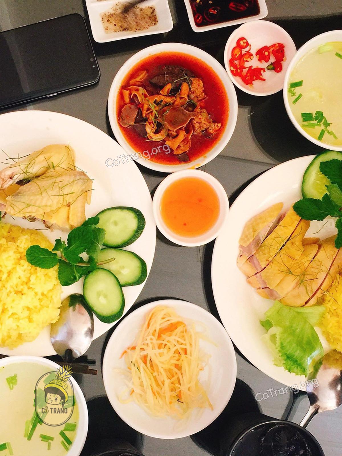 Menu món ăn tại Cơm Gà Bà Hoà Gia Lai