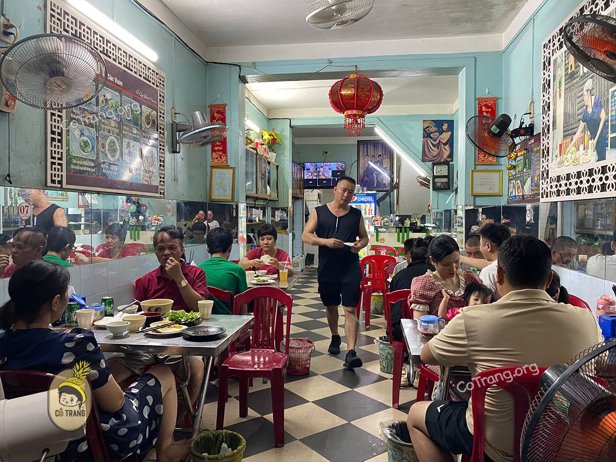 Bánh Khoái Tứ Quý - 17 Cô Tám, Đồng Hới