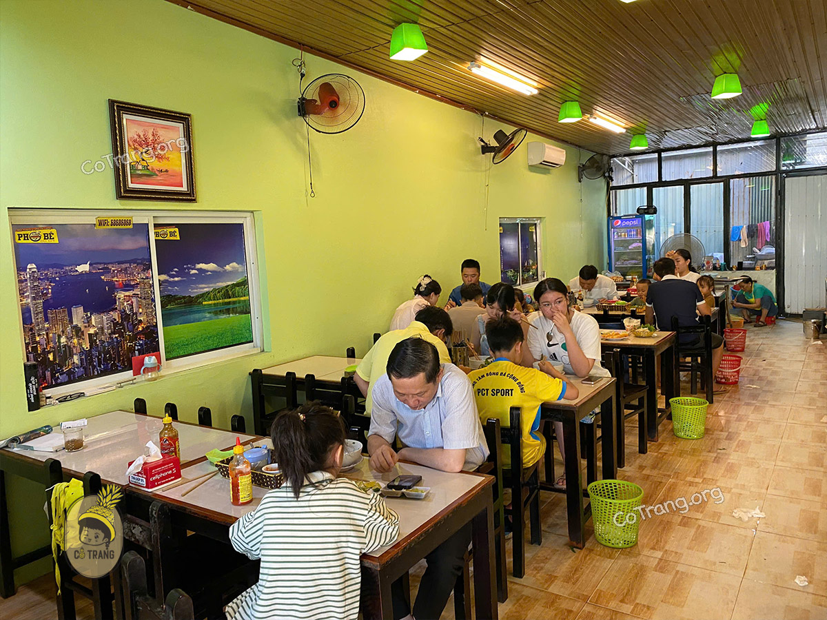 Không gian thực tế tại Phở Bê Quảng Bình