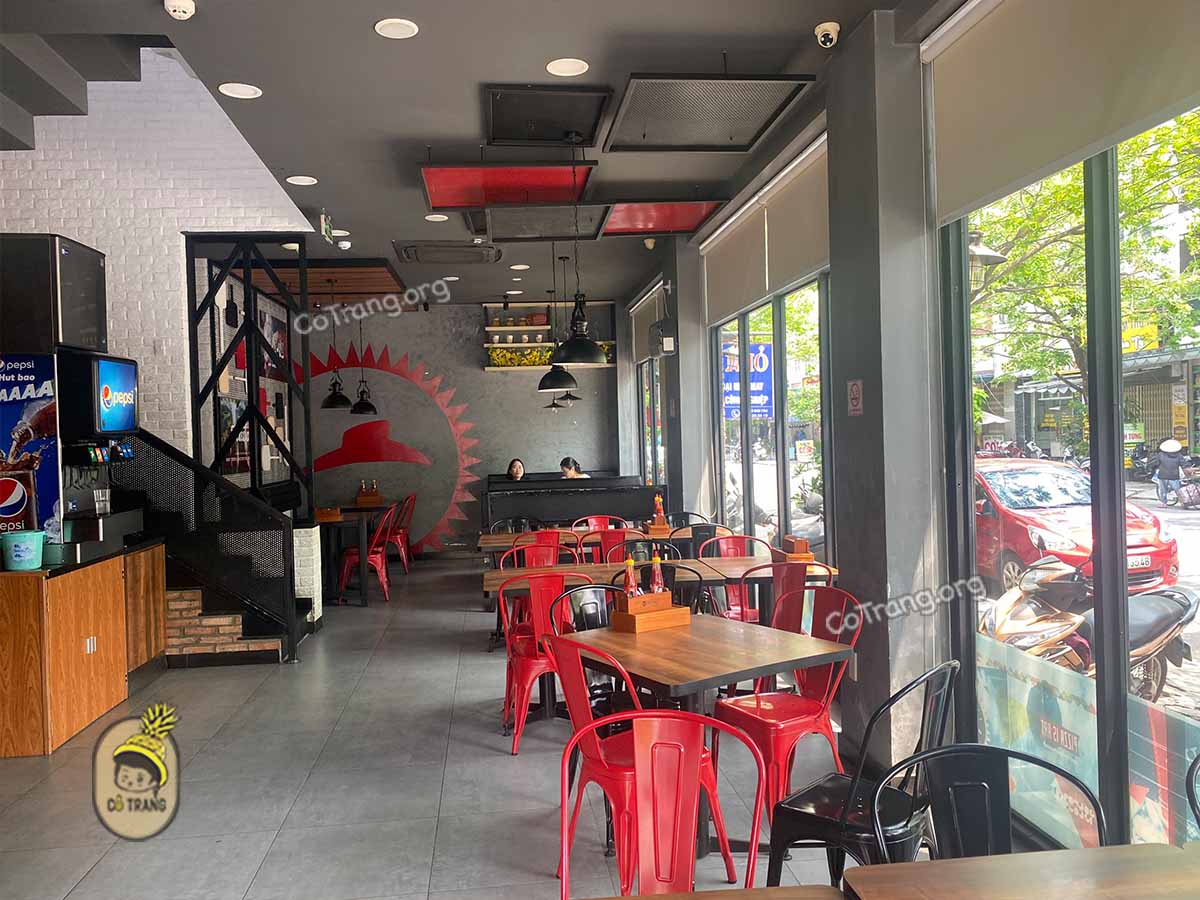 Không gian thực tế tại Pizza Hut Đà Nẵng