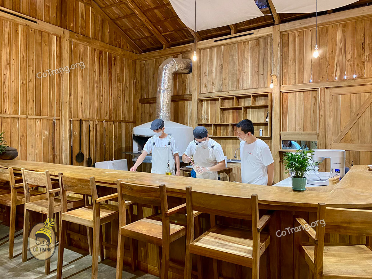 Không gian thực tế tại Muối Pizza
