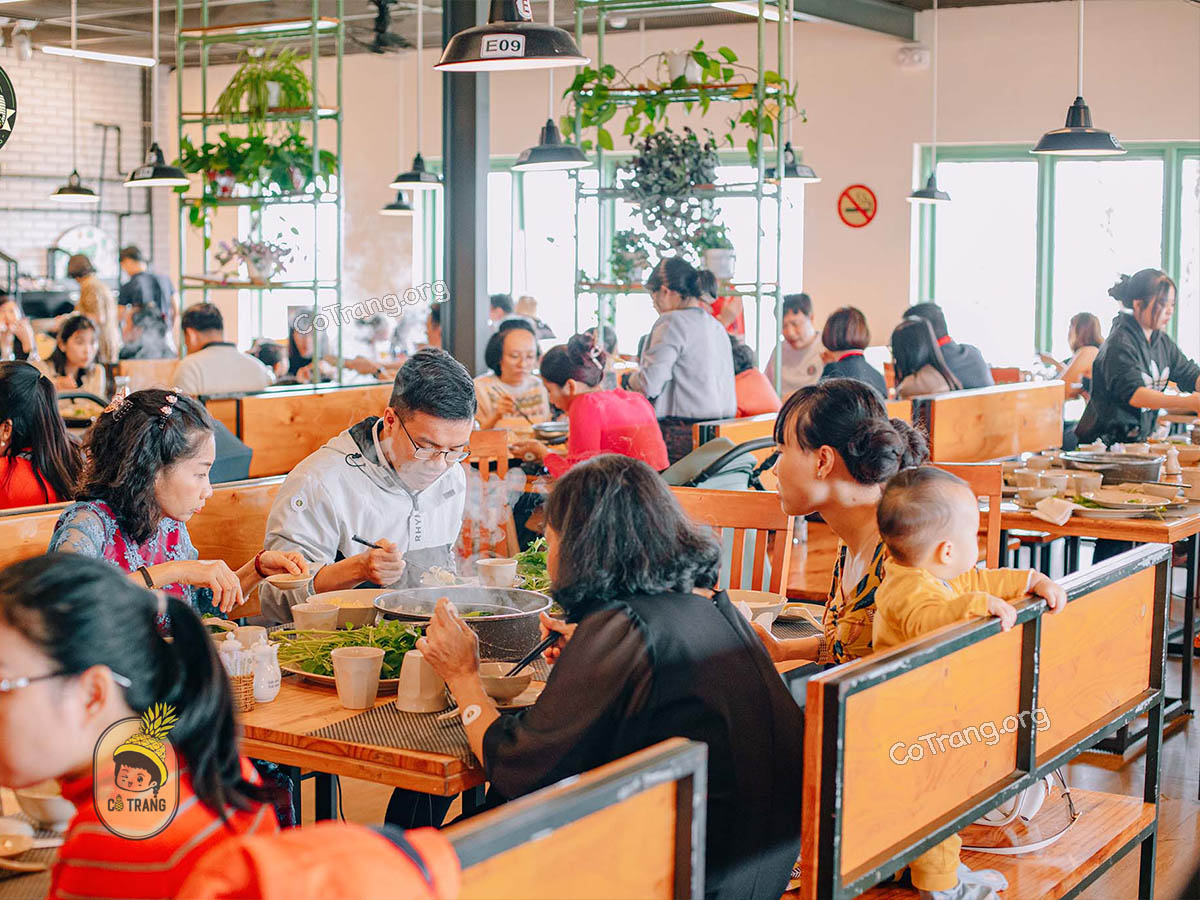 Không gian thực tế tại Nhà Hàng Buffet Rau LeGuDa 