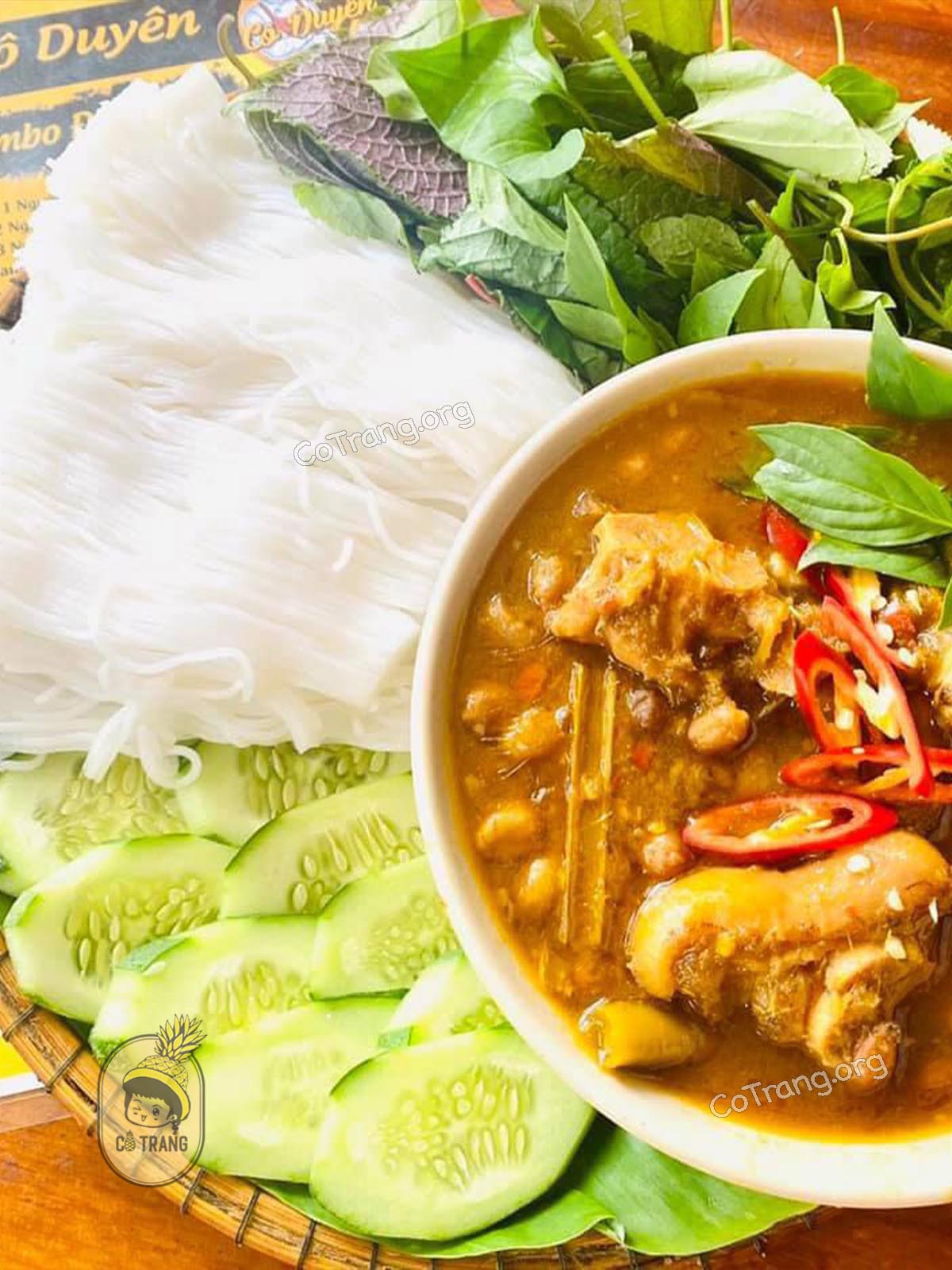 Menu thực đơn và món ăn thực tế tại Bún Đậu Mắn Tôm Cô Duyên