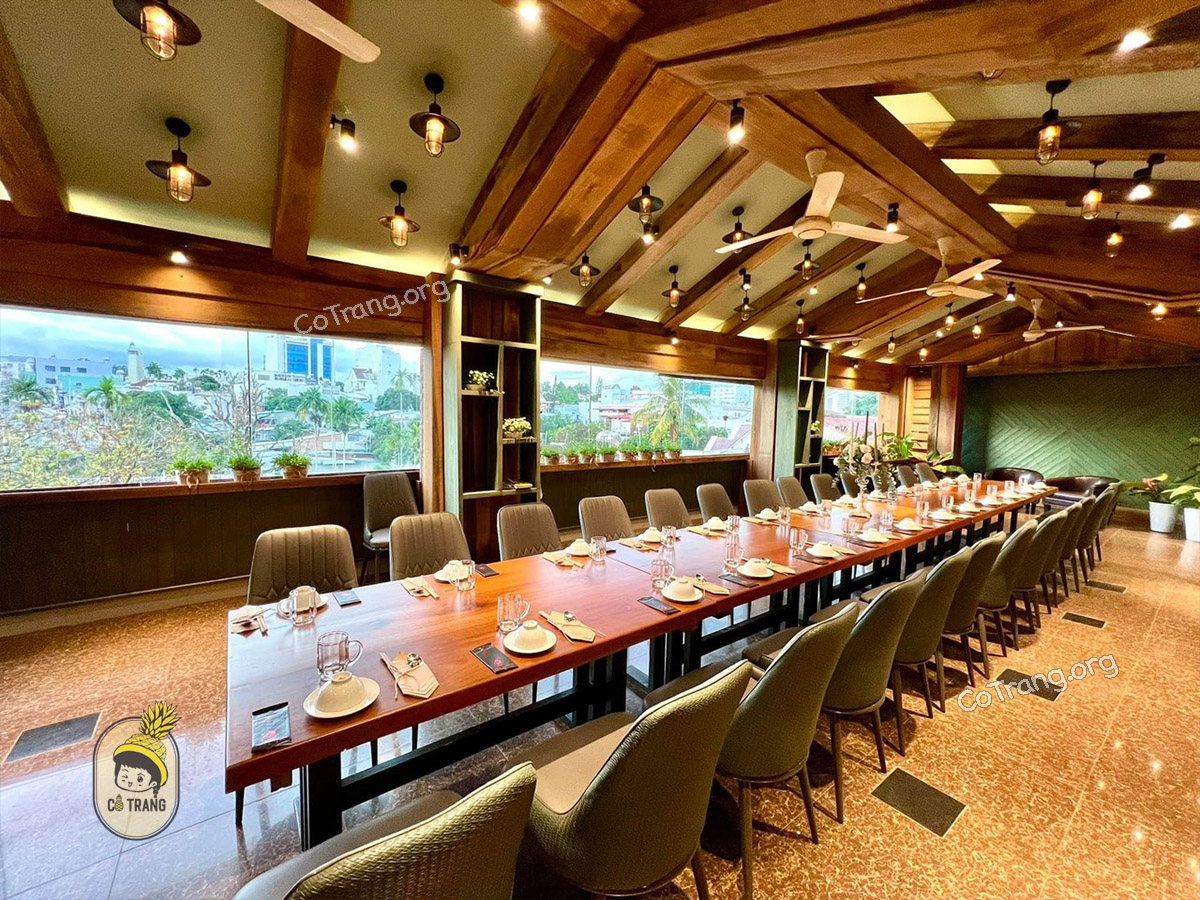 Không gian thực tế tại Nhà Hàng Ngói Nâu Gia Lai