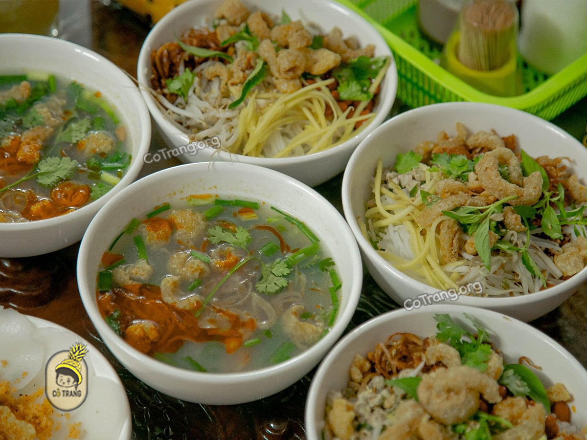 Cơm Hến Huế - Món ăn bình dị trở thành đặc sản ngon xứ Huế, hấp dẫn du khách