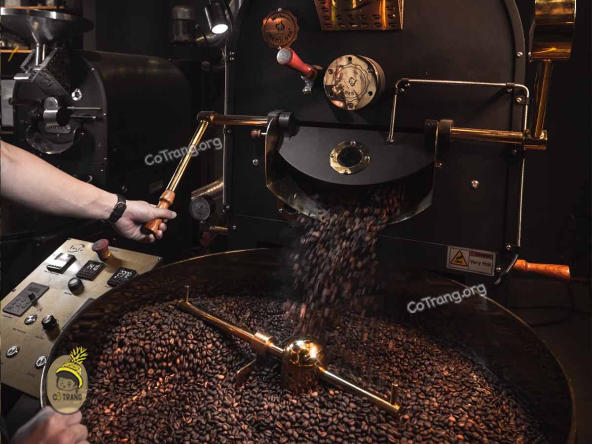 Tỏi Đen Coffee Roastery - 318 Bùi Thị Xuân