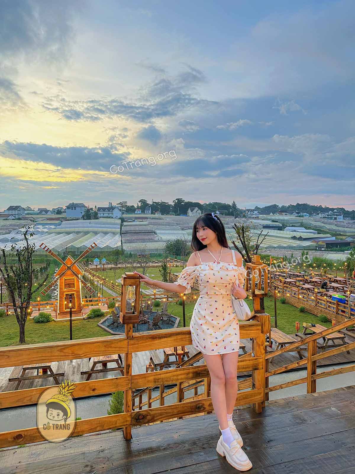 Góc Checkin tại Tiệm Gà TukTuk Đà Lạt