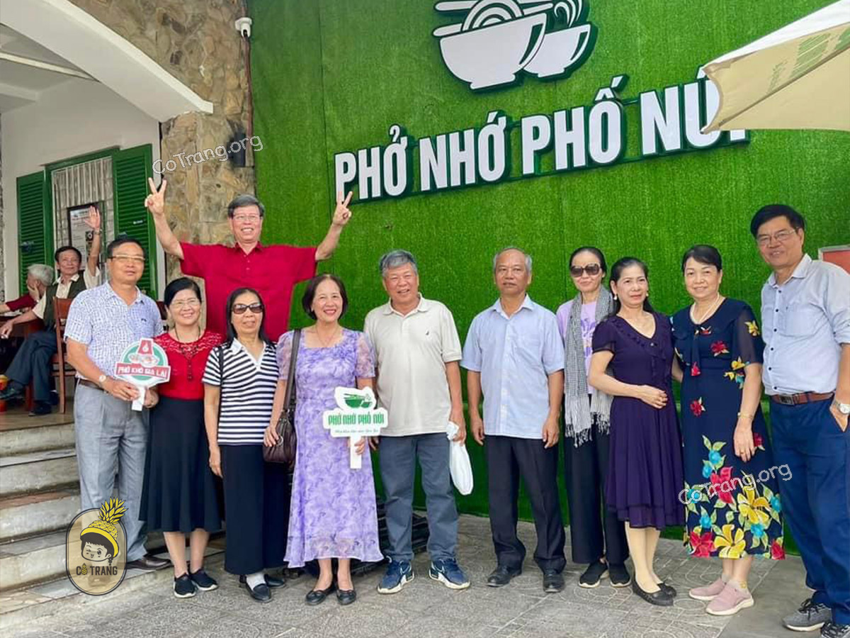 Không gian thực tế tại Phở Nhớ Phố Núi