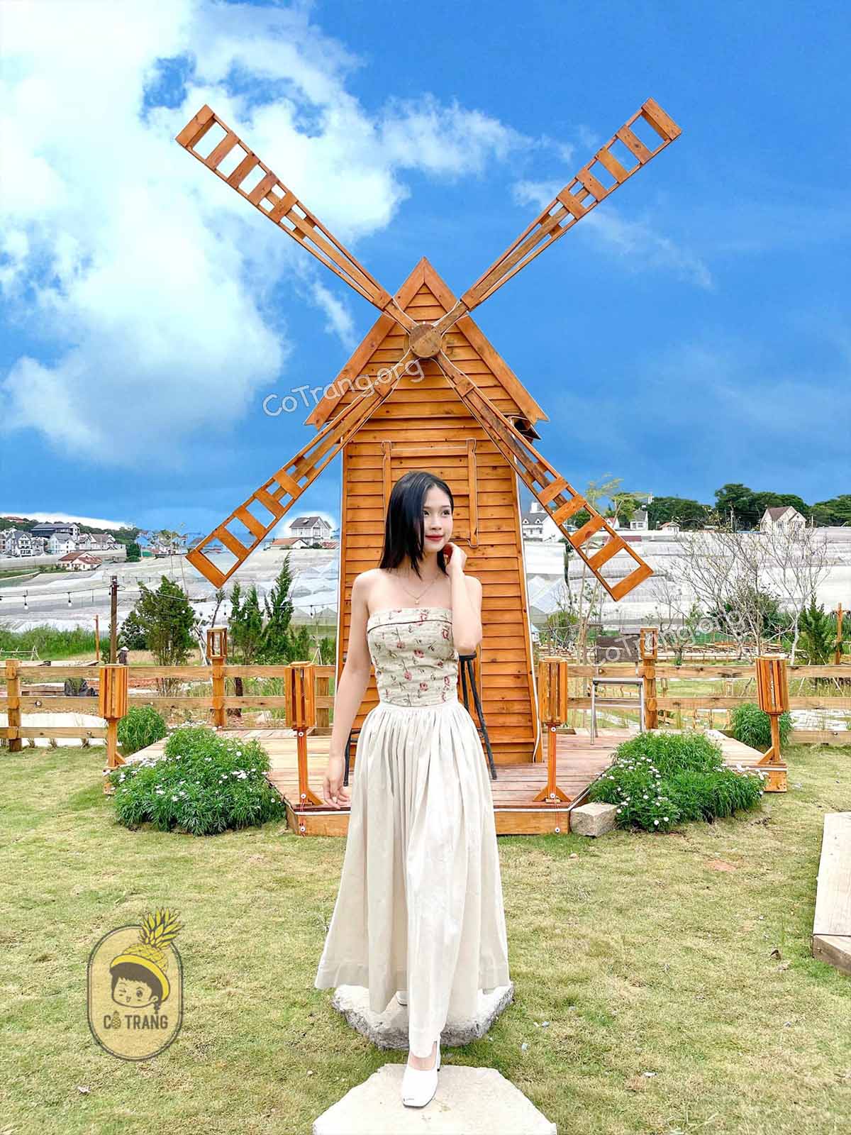 Góc Checkin tại Tiệm Gà TukTuk Đà Lạt