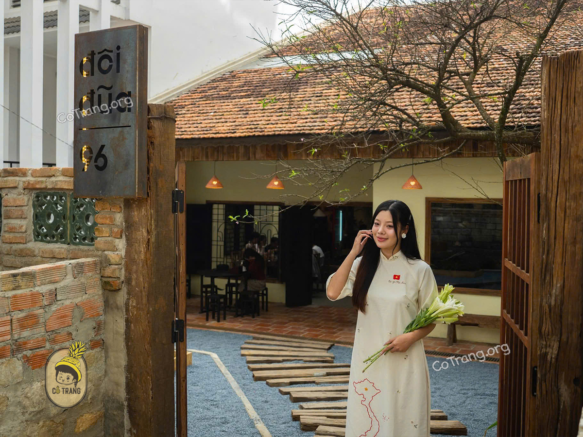 Đôi Đũa Đà Lạt - Ngôi Nhà Mái Ngói với Cơm Niêu Siêu Ngon, menu, review