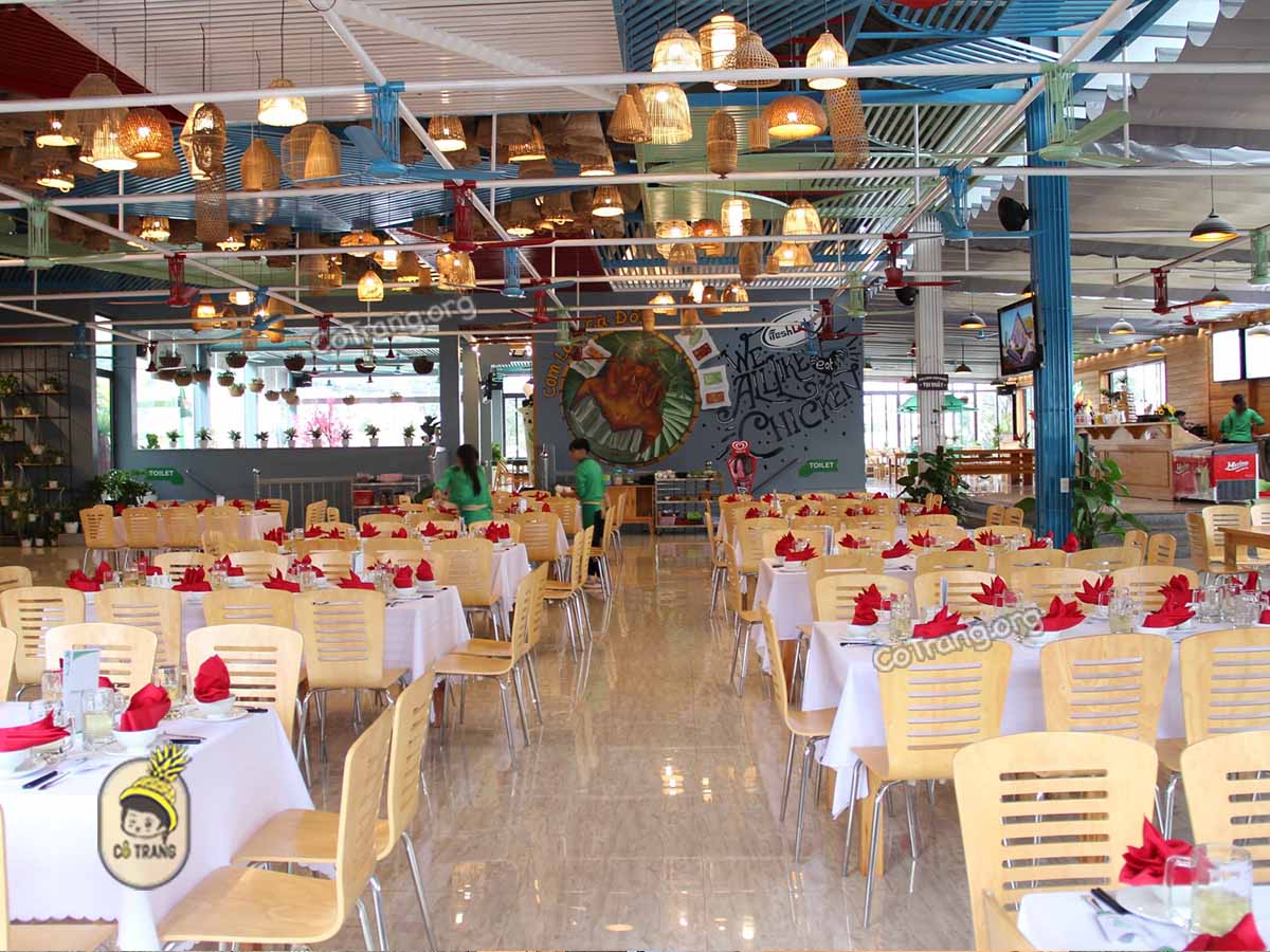 Không gian thực tế tại Nhà Hàng Cơm Niêu Fresh Đà Lạt