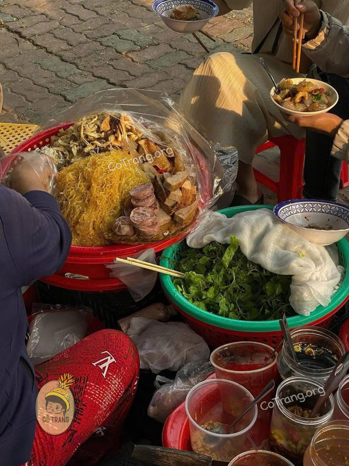 Ẩm thực chợ Đông Ba – thiên đường ăn uống thu hút du khách (ảnh sưu tầm)