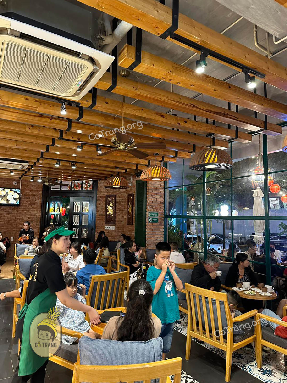 Không gian thực tế tại Mesa Bakery & Coffee Gia Lai