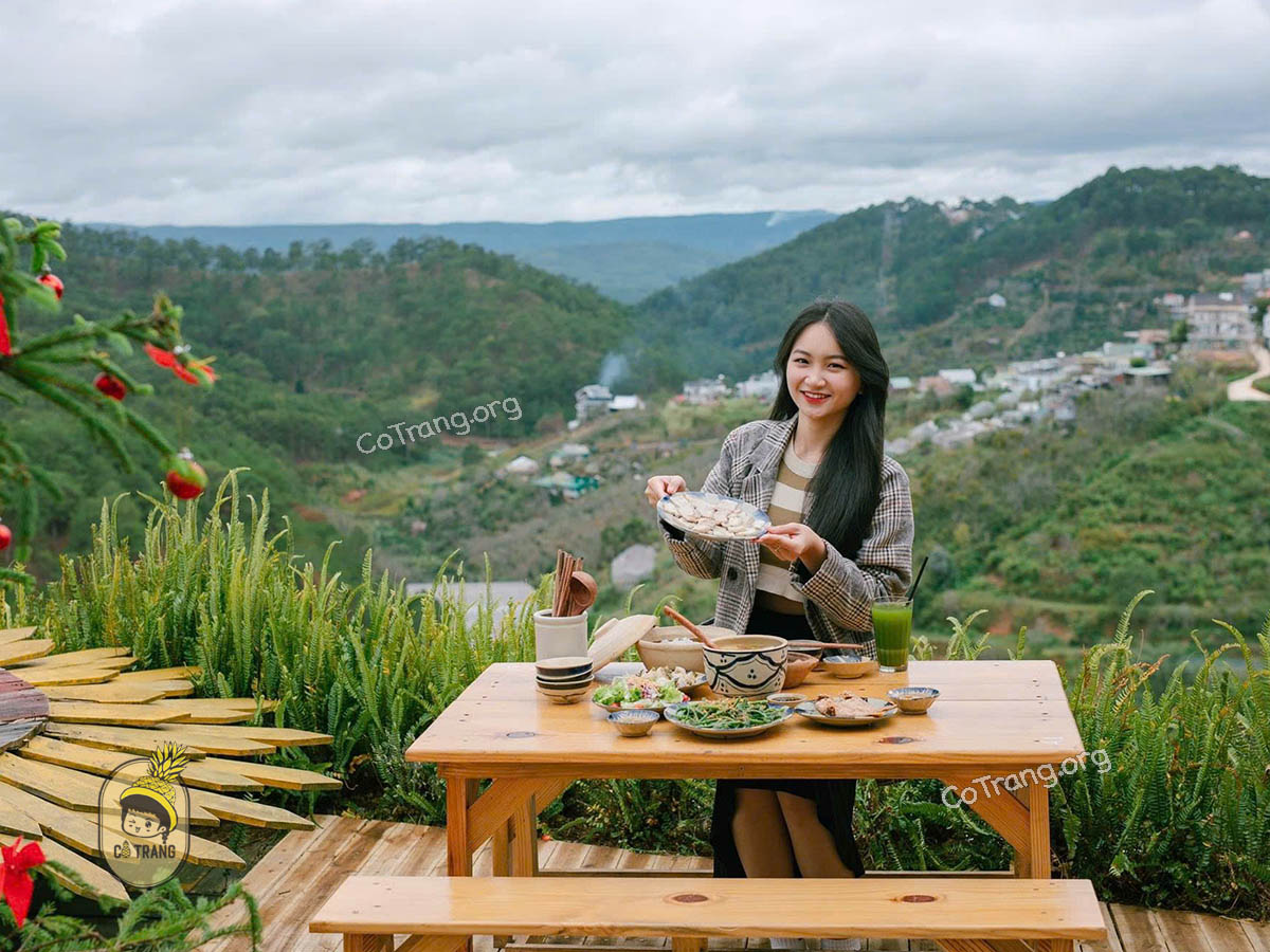 Trải Nghiệm Buffet Cơm Dưới Tán Thông Đà Lạt, Menu, Review