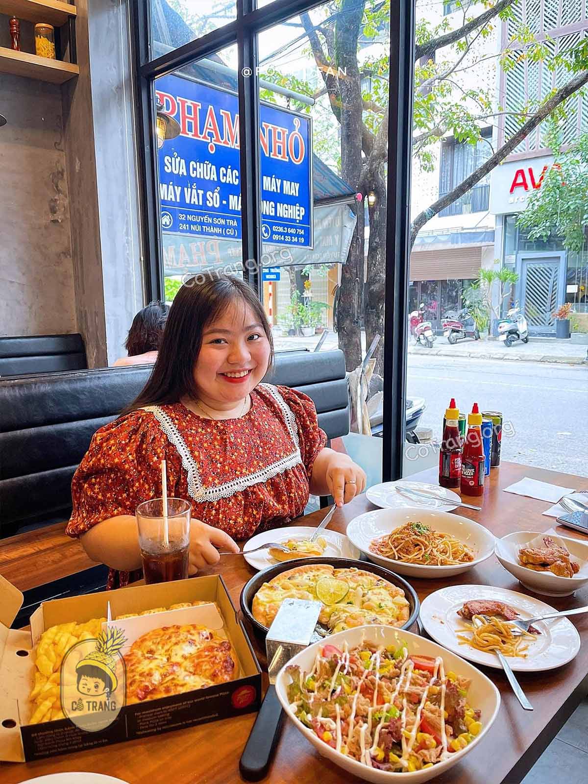 Pizza Hut - 239 Núi Thành, Đà Nẵng