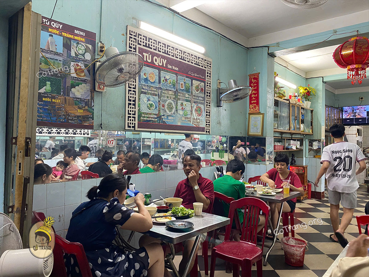 Bánh Khoái Tứ Quý - 17 Cô Tám, Đồng Hới