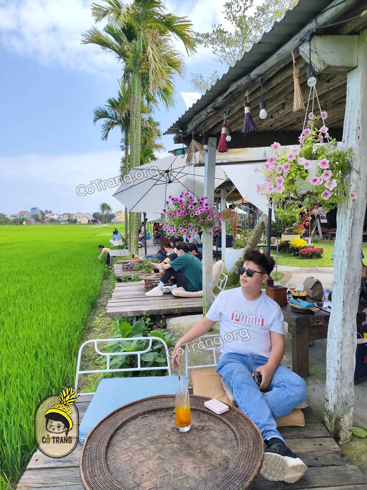Những góc sống ảo tại Roving Chillhouse Hội An