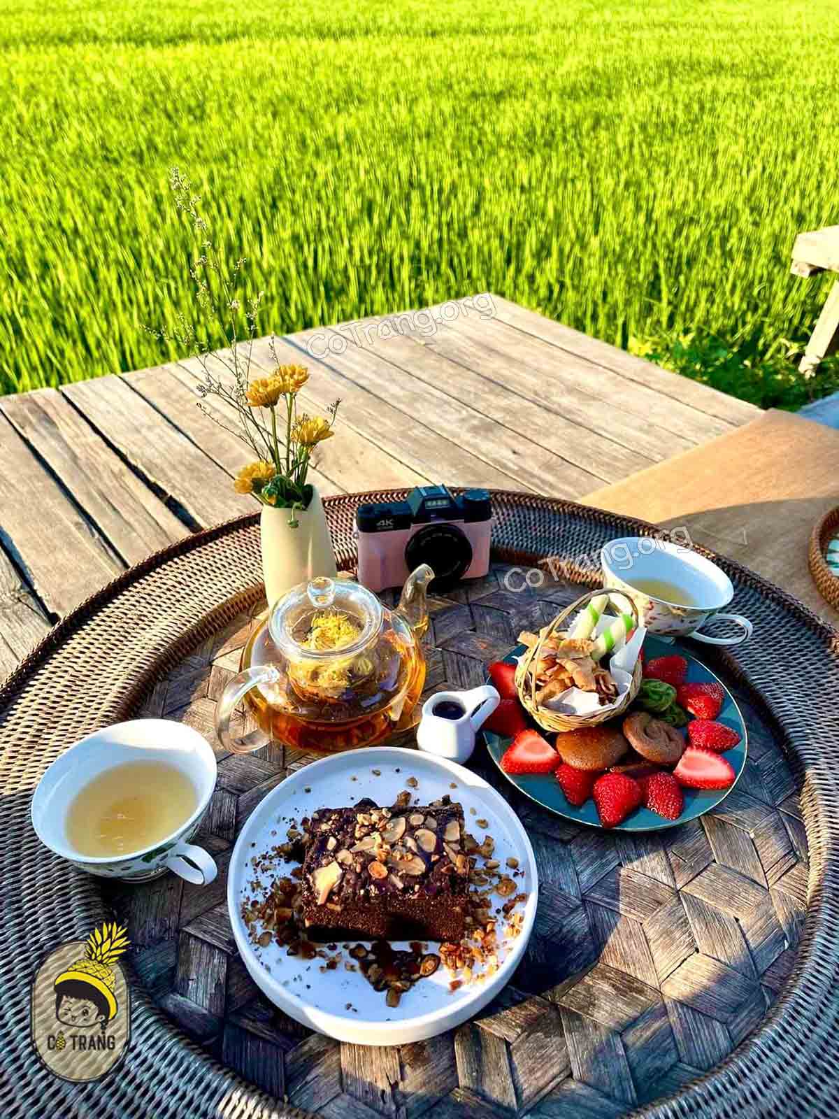 Menu thức ăn và đồ uống tại Roving Chillhouse Hội An