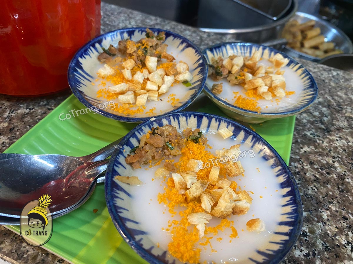 Menu thức ăn và đồ uống tại quán Bánh Khọt Cô Ba Vũng Tàu