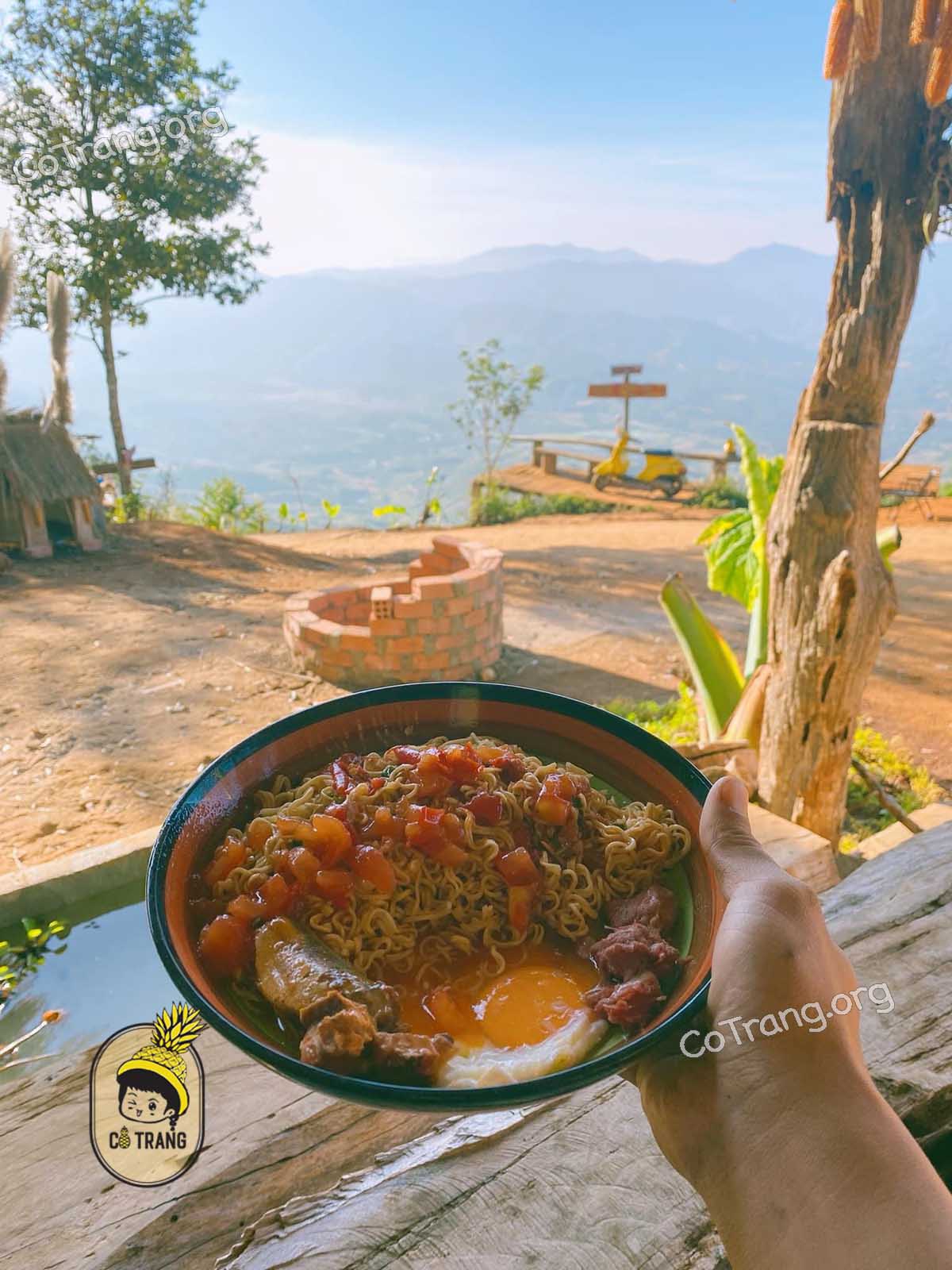 Menu và góc sống ảo tại View Siêu Chill