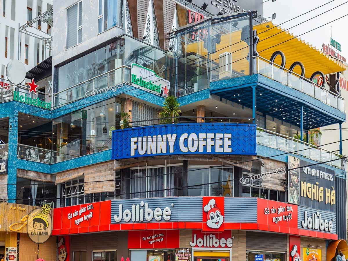 Funny Coffee Quy Nhơn - View Ngắm Quảng Trường Tuyệt Đẹp, Khách Cực Đông, Menu, Review