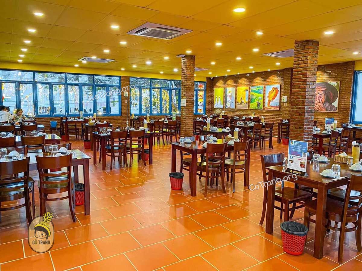 Hải sản Mộc quán - 74 Hồng Bàng, Nha Trang